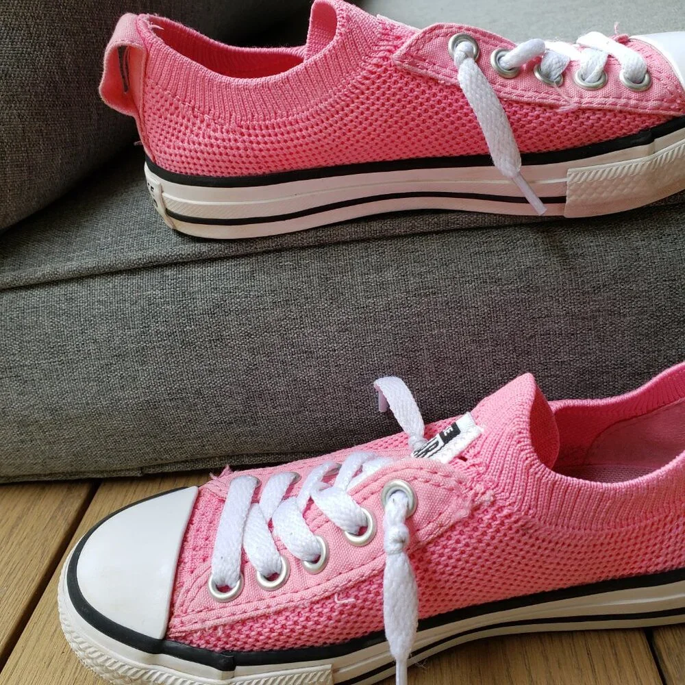 EUC CTAS Converse vintage old school knit vibrant pink (12Y) KICKS